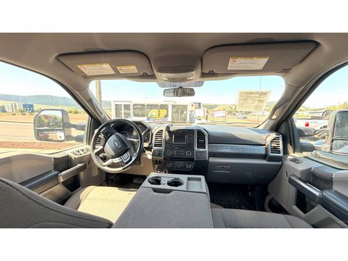 Used 2018 Ford F350 XLT AWD/4WD image 9