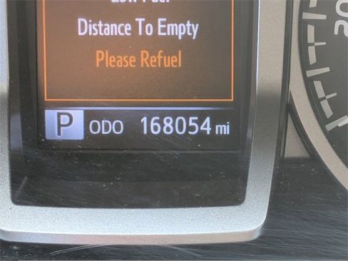 Used 2016 Toyota Tacoma SR5 w/ Towing Package image 32