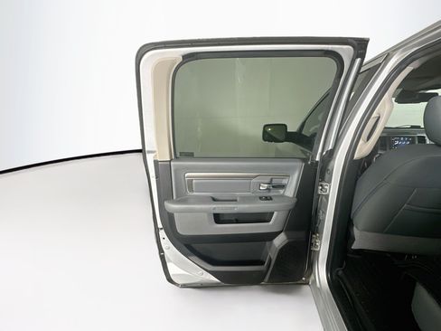 Used 2018 RAM 1500 Big Horn RWD image 24
