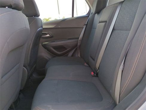 Used 2020 Chevrolet Trax LS image 14