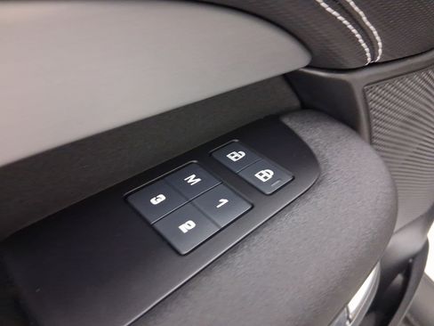 New 2026 Land Rover Discovery Limited Edition image 12