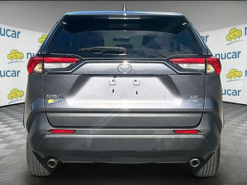 Used 2024 Toyota RAV4 LE AWD/4WD image 5