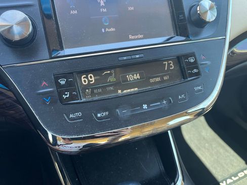 Used 2015 Toyota Avalon Limited FWD image 13