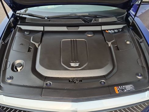 Certified 2024 Cadillac Lyriq Luxury AWD/4WD image 29