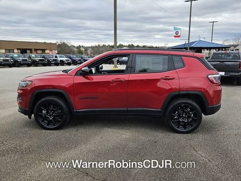 New 2026 Jeep Compass Latitude image 4