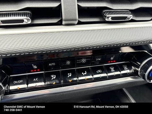 New 2026 Chevrolet Equinox LT w/ Convenience Package II image 30