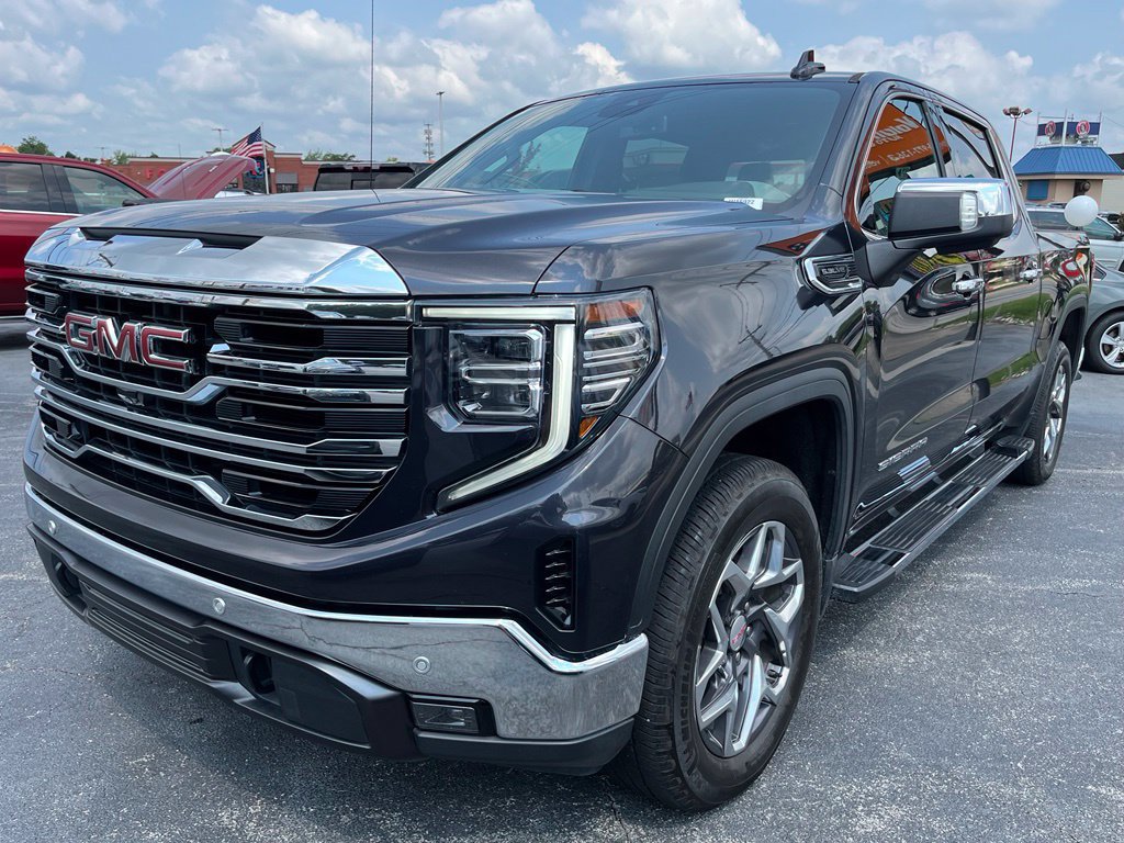 Used 2023 GMC Sierra 1500 SLT w/ SLT Premium Plus Package AWD/4WD image 6