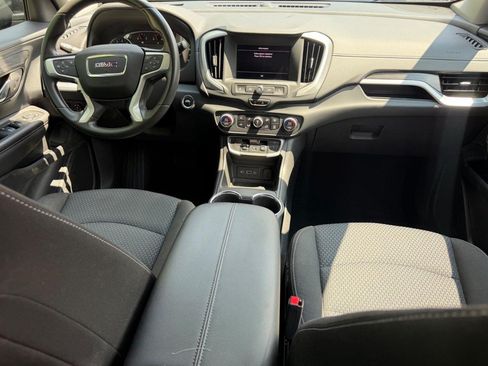 Used 2022 GMC Terrain SLE w/ Driver Convenience Package FWD image 11