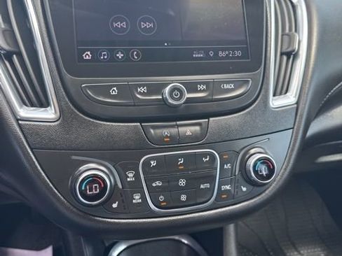 Used 2020 Chevrolet Malibu LT w/ Leather Package FWD image 23