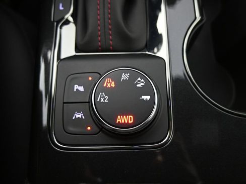 Used 2025 Chevrolet Blazer RS w/ Enhanced Convenience Package AWD/4WD image 34