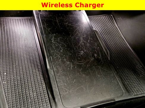 Used 2022 Volvo XC40 T5 R-Design w/ Advanced Package image 30