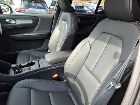 New 2026 Volvo XC40 B5 Core w/ Protection Package Premier image 4