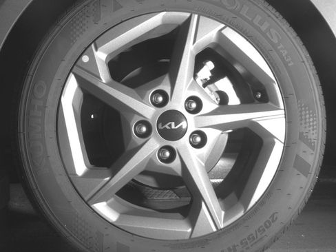 Used 2025 Kia K4 LXS image 14