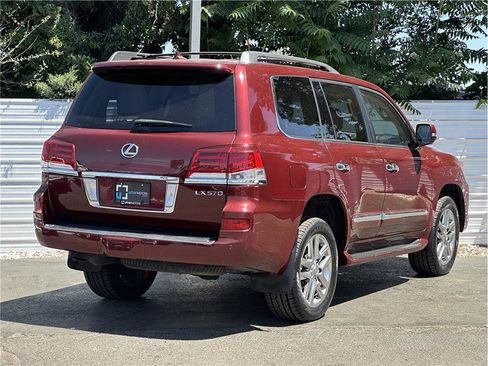 Used 2013 Lexus LX 570 4WD w/ Luxury Pkg image 10