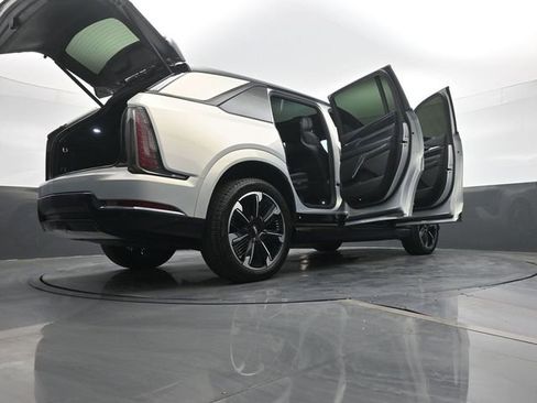 Used 2025 Cadillac Escalade IQ Sport 1 w/ Smart Trailering package image 27