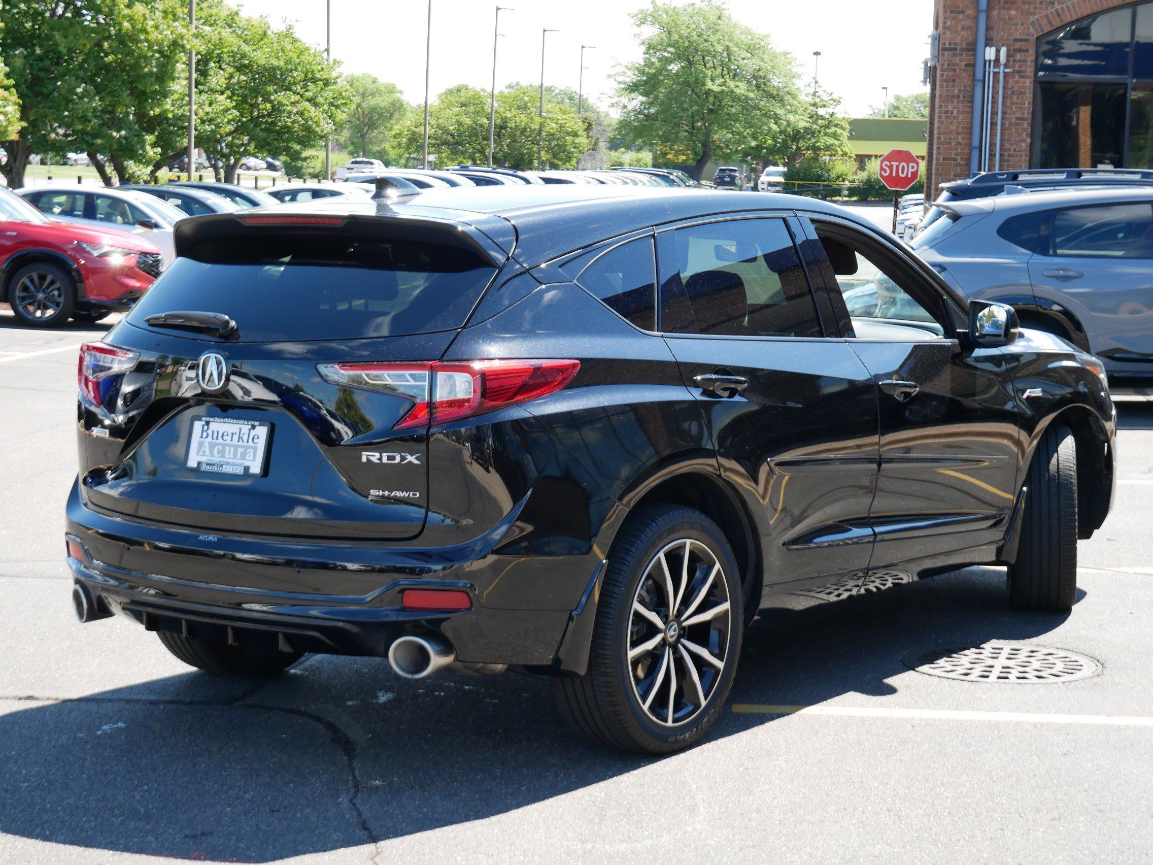 Certified 2025 Acura RDX w/ Advance Package AWD/4WD image 3