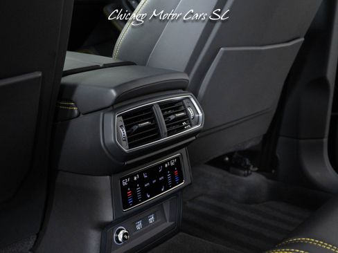 Used 2021 Lamborghini Urus AWD/4WD image 59