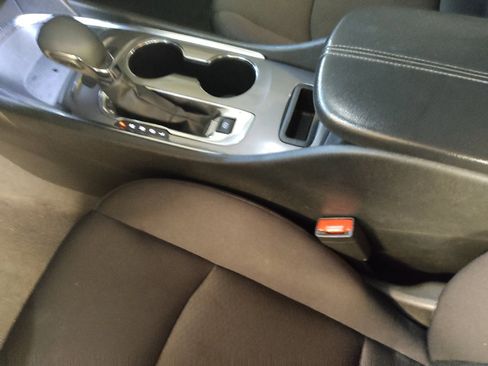 Used 2023 Chevrolet Malibu LT FWD image 26