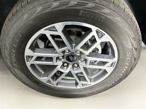 Used 2025 Ford Expedition Active AWD/4WD image 11