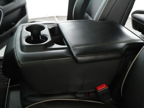 Used 2021 RAM 1500 Laramie AWD/4WD image 6