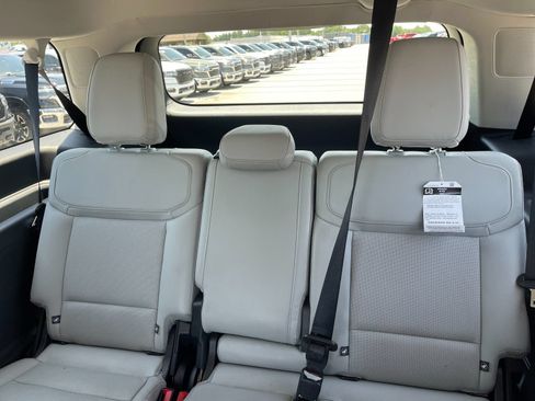 Used 2025 Ford Expedition Max Platinum w/ Driver's Package AWD/4WD image 17