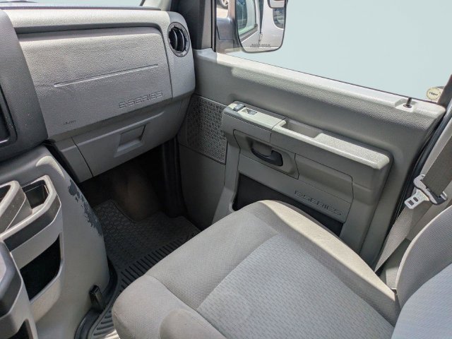 Used 2014 Ford E-350 and Econoline 350 XLT RWD image 18
