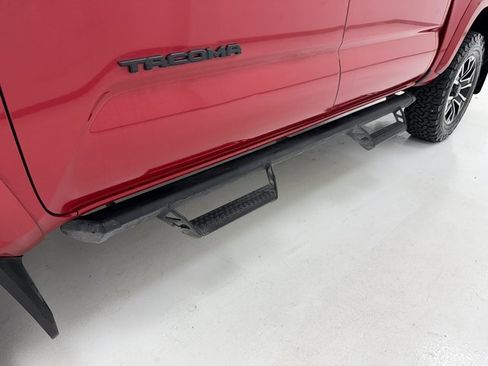 Used 2022 Toyota Tacoma TRD Sport w/ Technology Package image 7