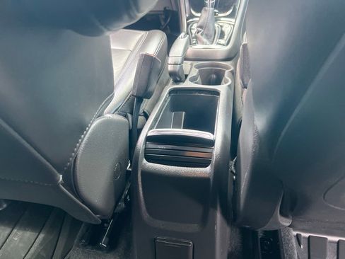 Used 2019 Buick Encore Essence FWD image 18