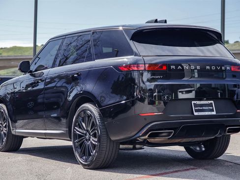 Used 2024 Land Rover Range Rover Sport SE image 6