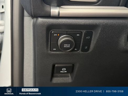 Used 2025 Ford Expedition Active AWD/4WD image 26