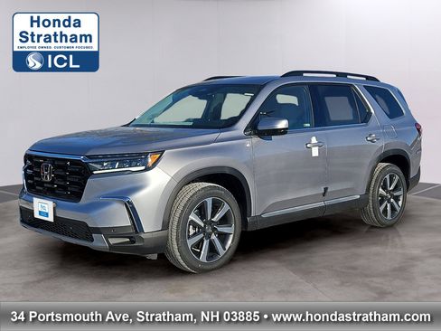 New 2025 Honda Pilot Touring image 1