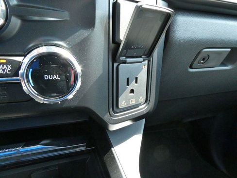 New 2026 Ford F250 Lariat w/ Black Appearance Package AWD/4WD image 28