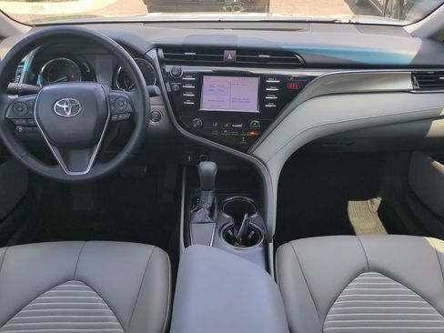Used 2019 Toyota Camry SE w/ Convenience Package FWD image 15