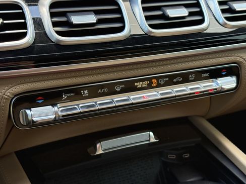 Used 2024 Mercedes-Benz GLS 580 4MATIC image 27