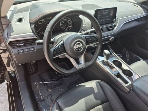 Used 2025 Nissan Altima 2.5 SR FWD image 15
