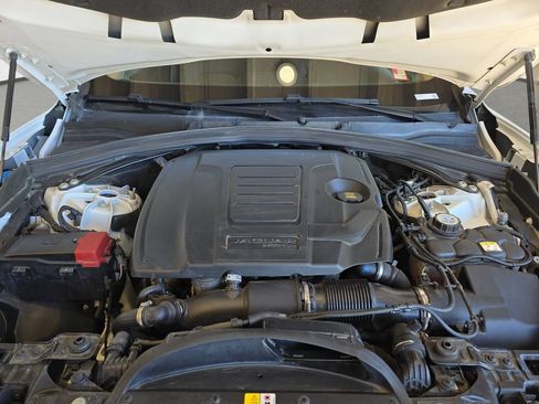 Used 2020 Jaguar F-PACE AWD/4WD image 33
