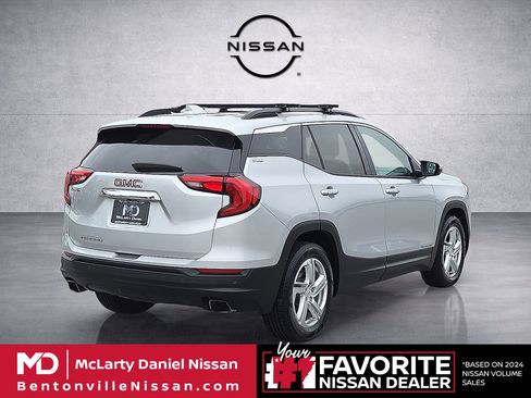 Used 2018 GMC Terrain SLE w/ Driver Convenience Package FWD image 5