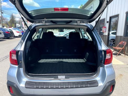 Used 2018 Subaru Outback 2.5i image 8