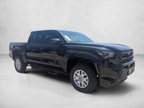 Used 2025 Toyota Tacoma SR5 image 3