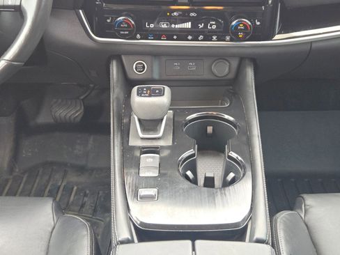 Used 2023 Nissan Rogue SL w/ SL Premium Package FWD image 18