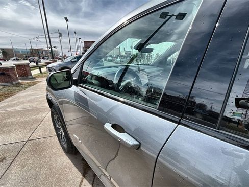 New 2025 GMC Acadia AT4 w/ Super Cruise Package image 13