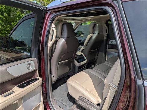 Used 2024 Lincoln Navigator Reserve AWD/4WD image 23