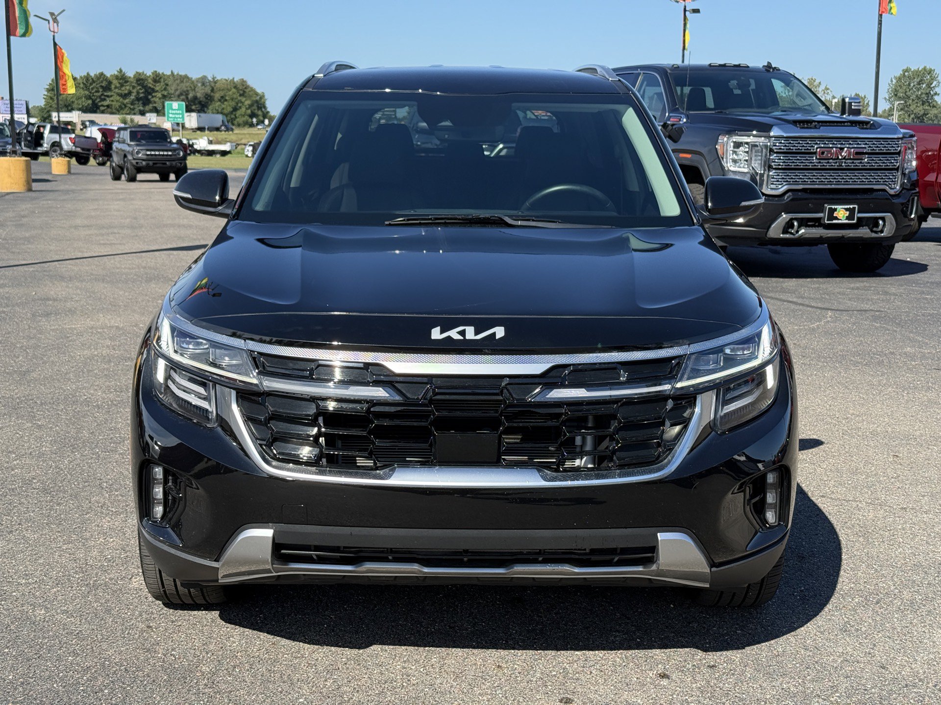 Used 2024 Kia Seltos SX AWD/4WD image 2