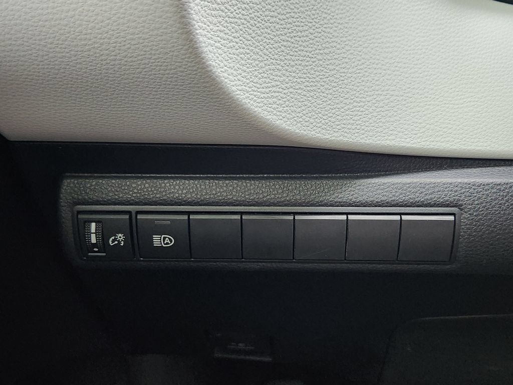 Used 2025 Toyota Corolla SE FWD image 21