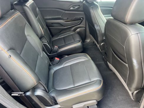 Used 2022 GMC Acadia AT4 w/ Technology Package AWD/4WD image 16