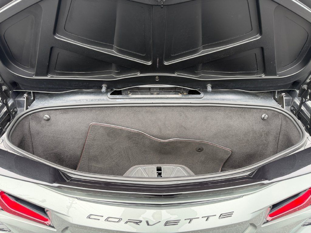Used 2022 Chevrolet Corvette Stingray Premium Conv w/ Z51 Performance Package RWD image 17