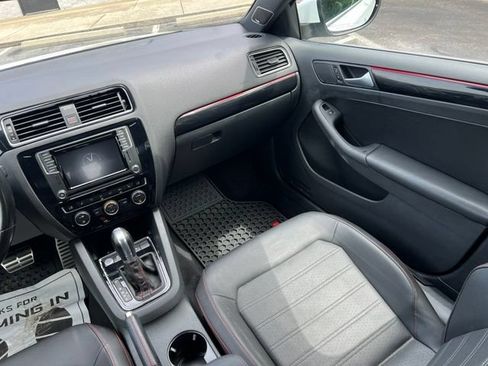 Used 2017 Volkswagen Jetta GLI FWD image 25