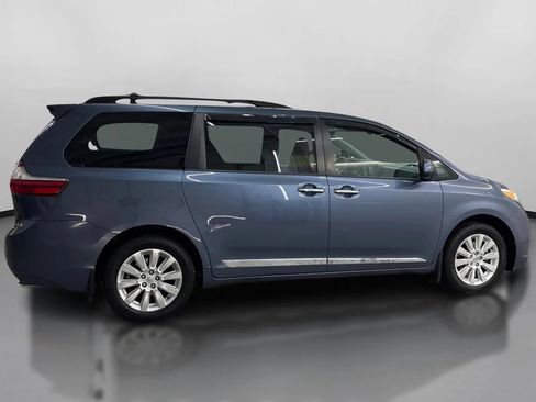 Used 2015 Toyota Sienna XLE w/ XLE Navigation Package AWD/4WD image 11