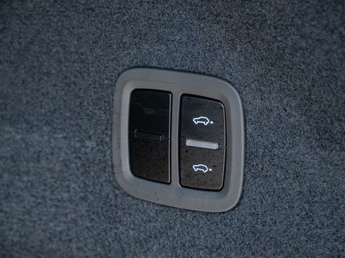 Certified 2026 Porsche Cayenne GTS image 32