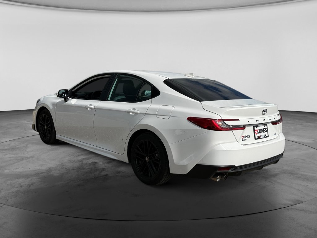 Used 2026 Toyota Camry SE FWD image 7